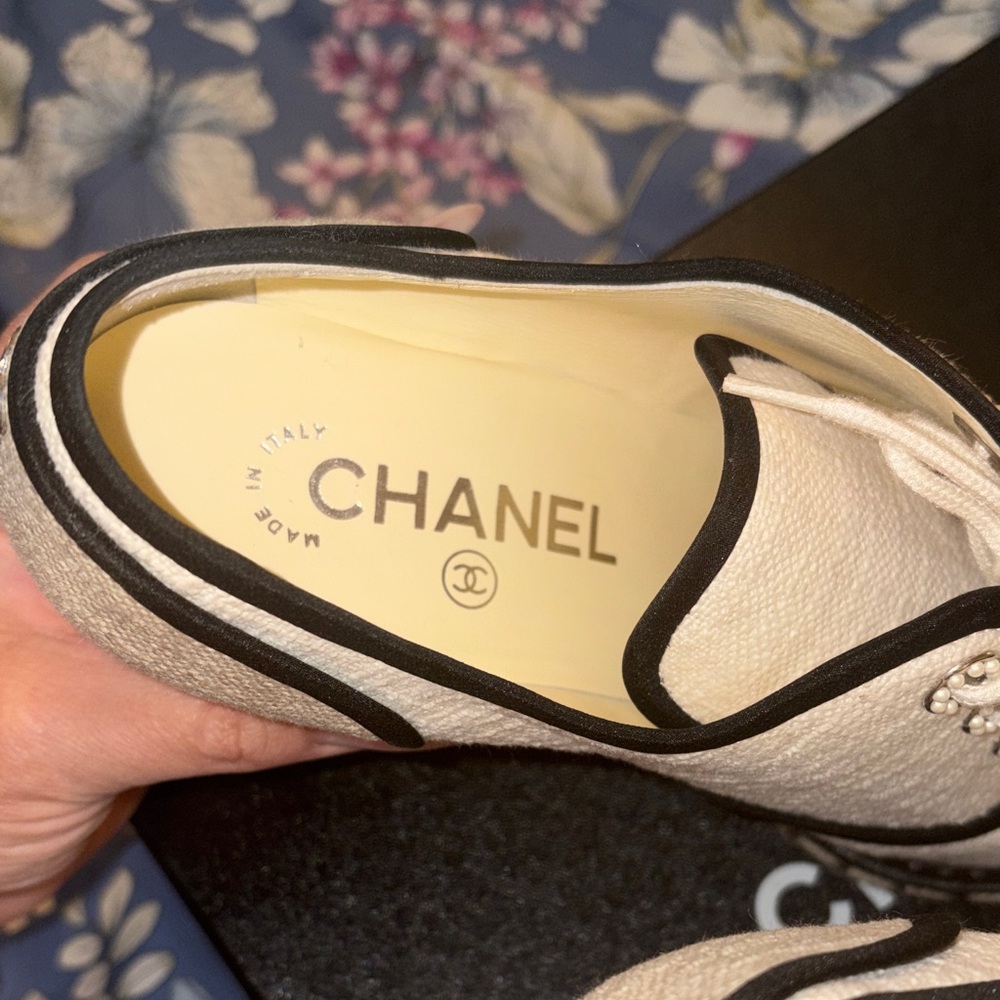 CHANEL Women's Black and White Sneakers - Picture 7 of 12